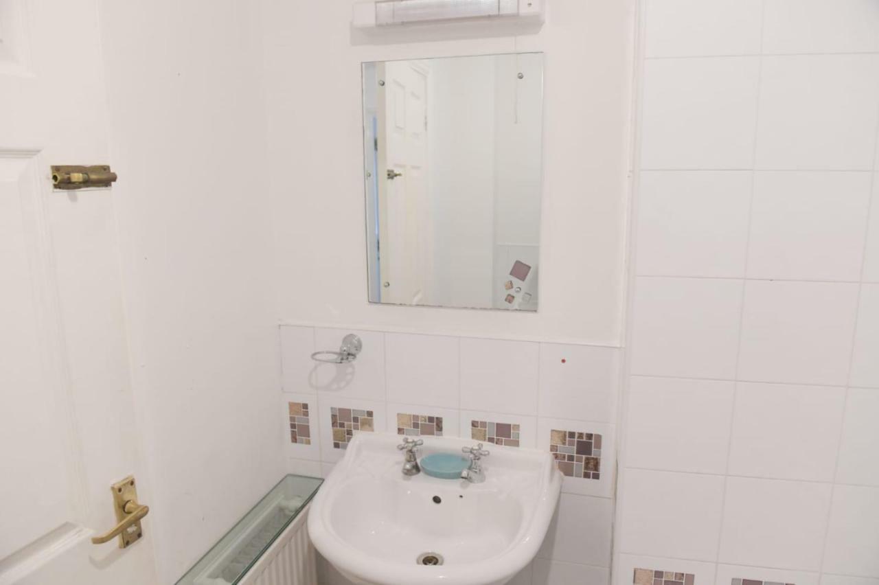 The Haven Hotel Luton  Kültér fotó